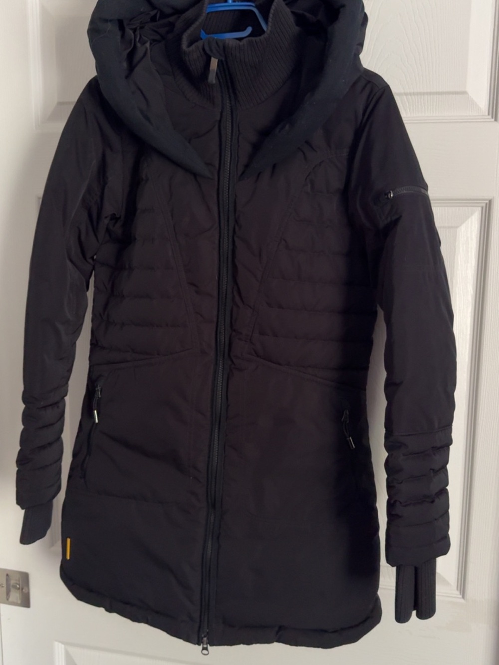 Lolë Emmy Down Jacket with hood - Picture 2 of 6